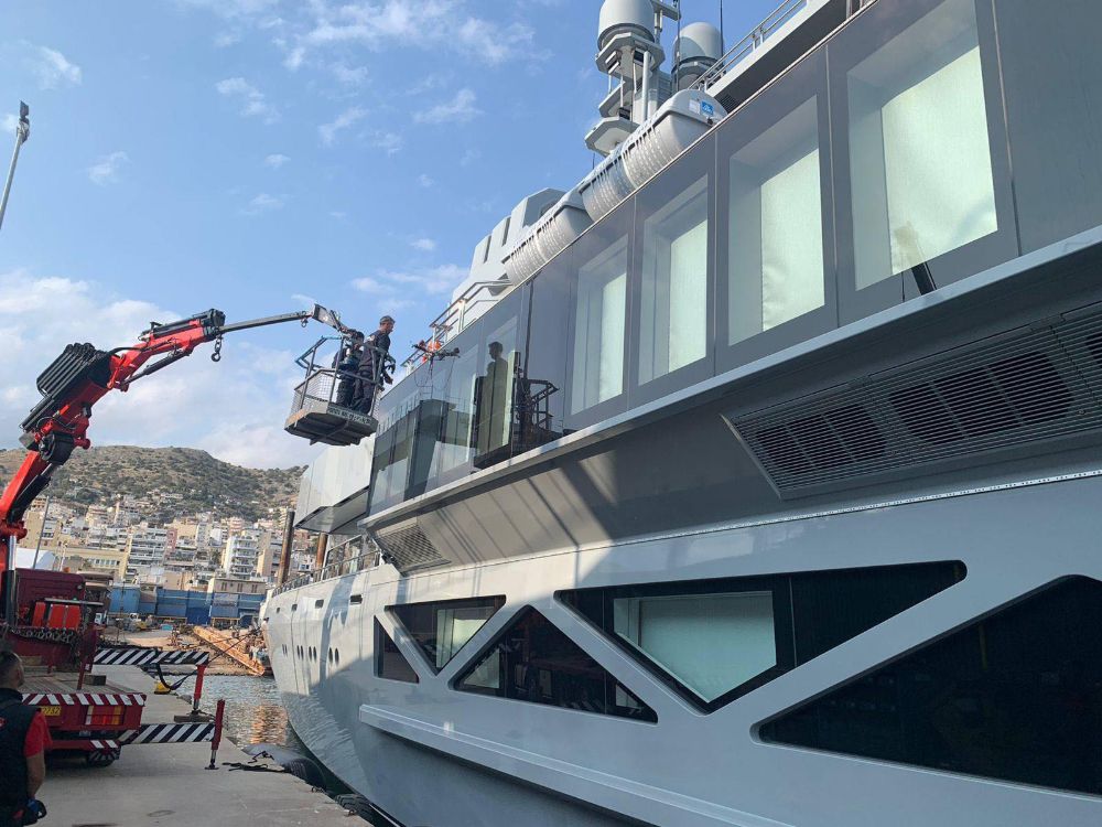 Marita Hellas Crane Side Yacht